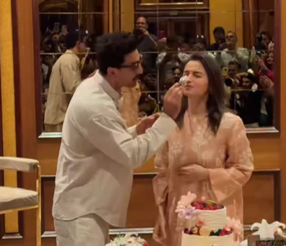 Alia Bhatt celebrates birthday with Ranbir Kapoor, gets cutest gesture from her husband | Watch video