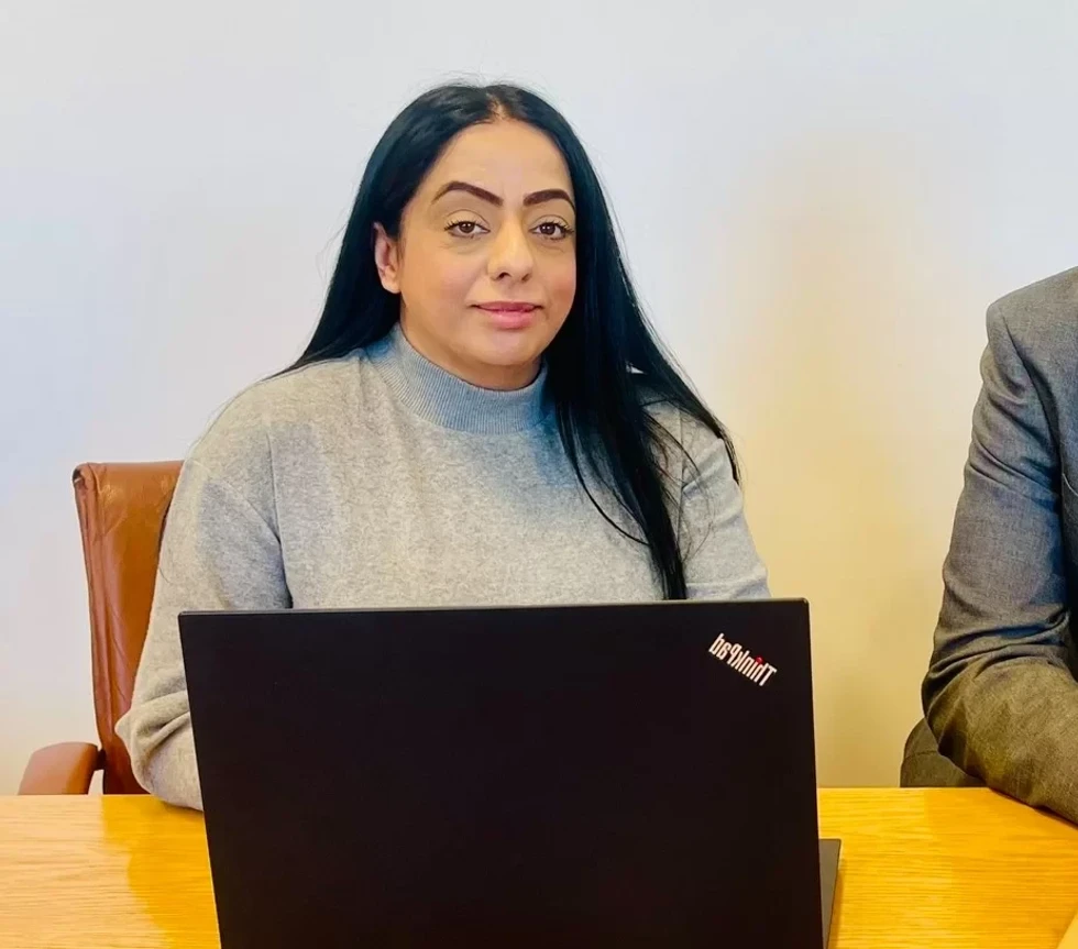 Oldham council boss slams Nigel Farage's 'no one speaks English' remark