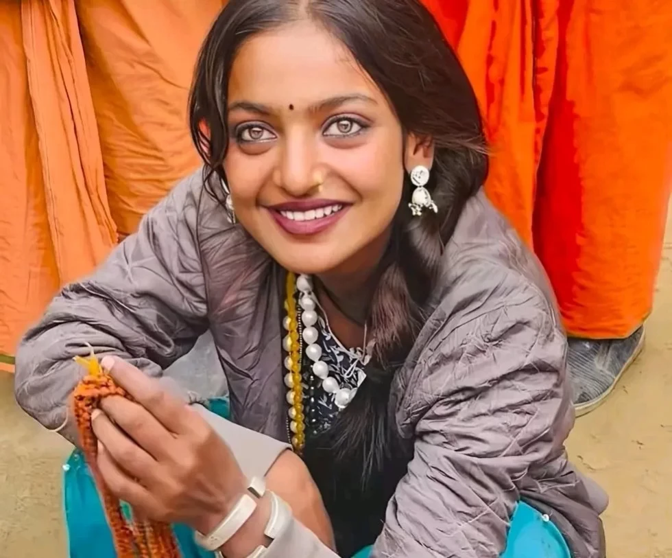 Viral sensation of Maha Kumbh, Monalisa Bhosle, known for her beauty, lands lead role in Hindi film