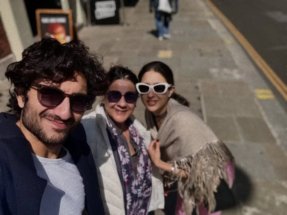 Sara Ali Khan reveals mom Amrita Singh manages her finances: ‘I can’t even book a ticket without her’