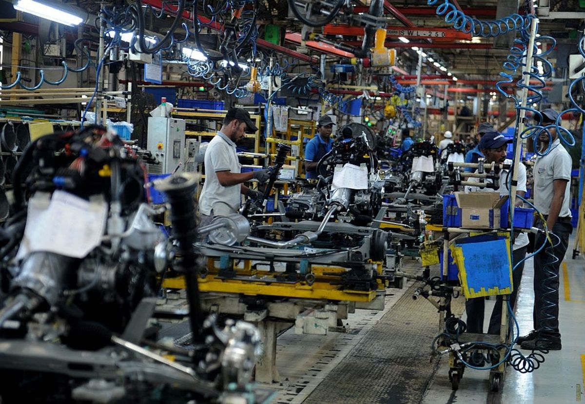 Majority of blue-collar workers earn less than ₹20,000 a month: Report