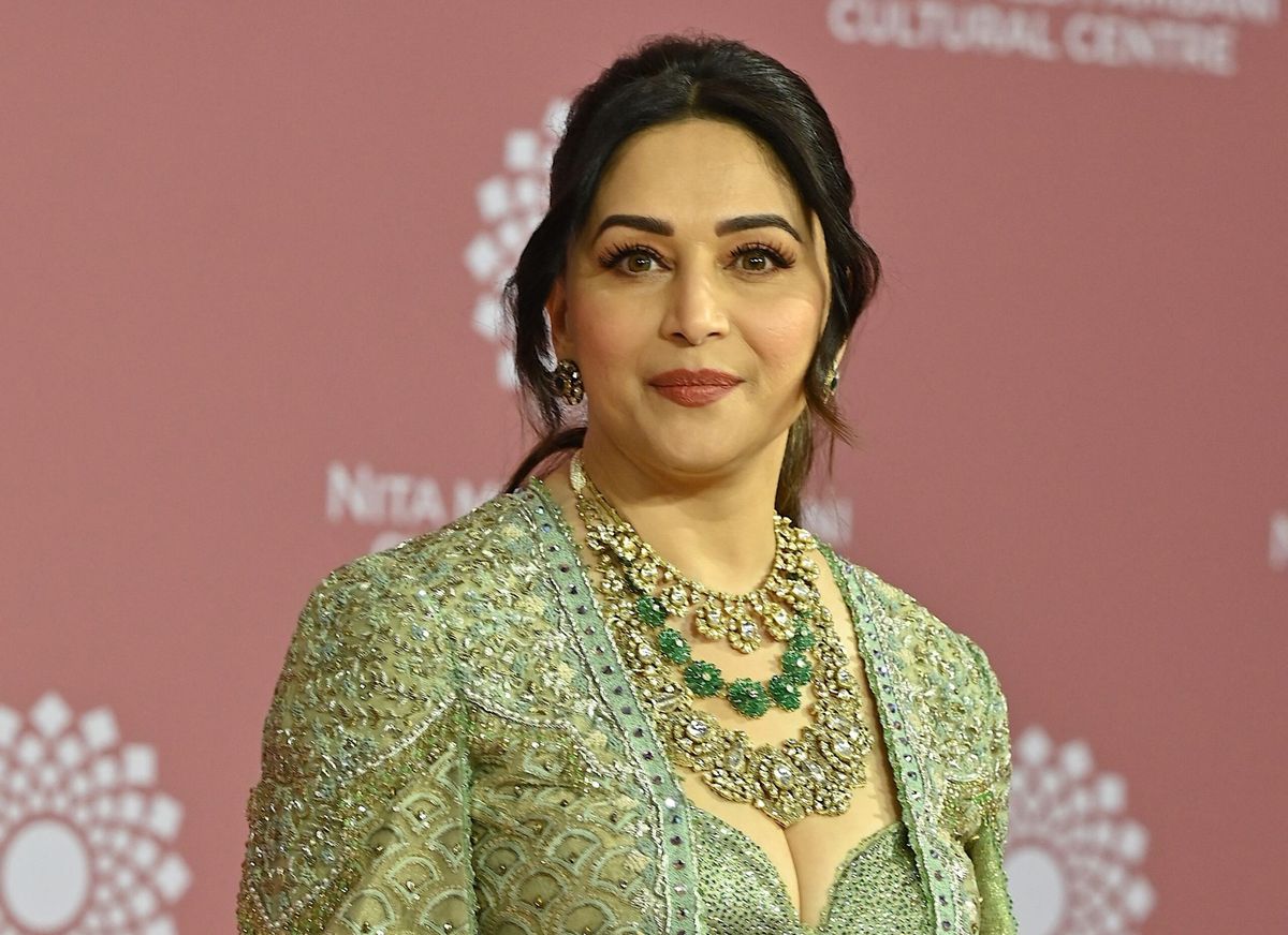 Madhuri receives ‘Special Recognition for Contribution to Bharatiya Cinema’ Award