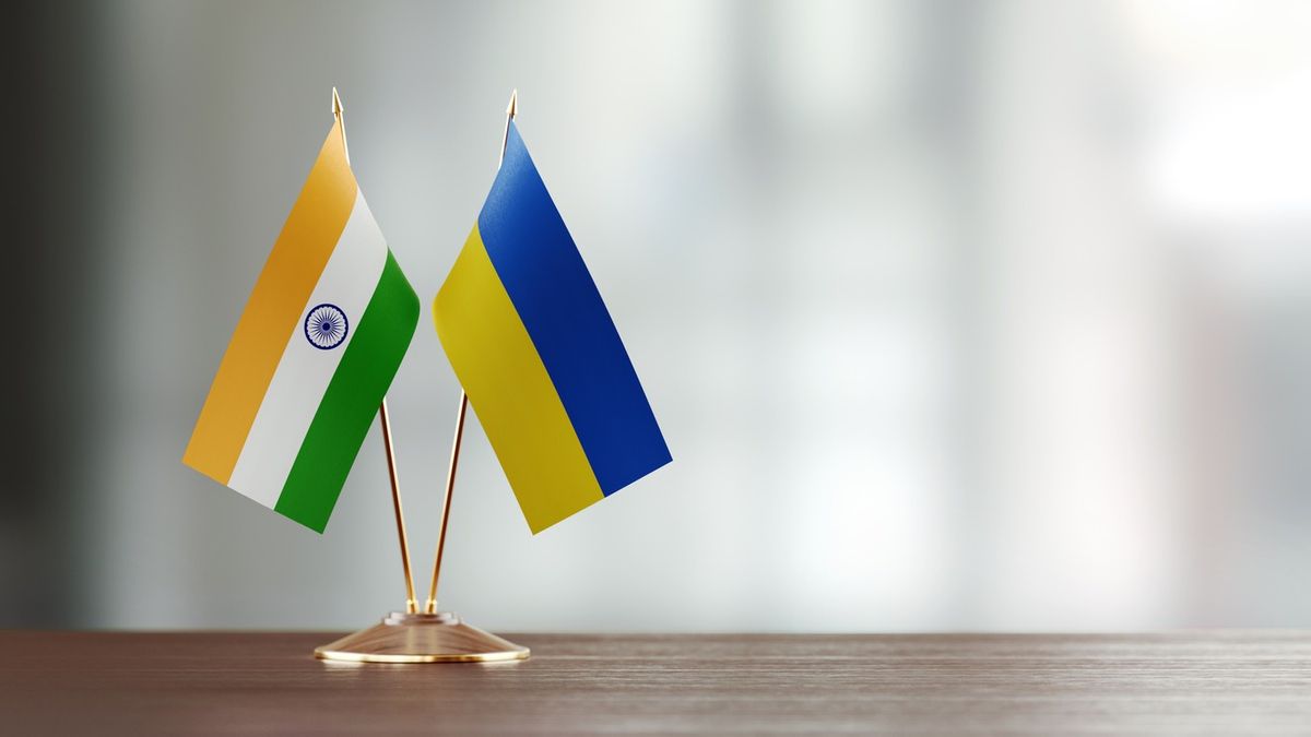 India and Ukraine flags