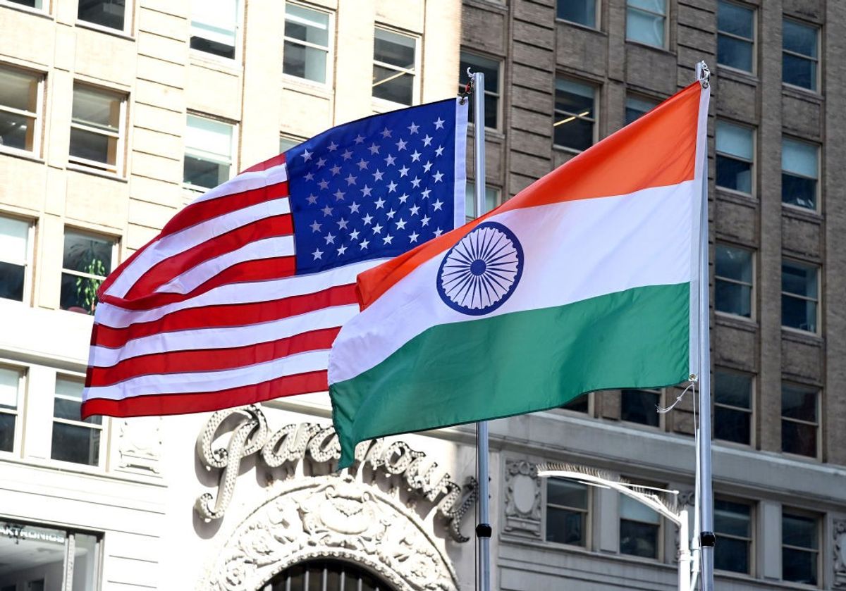 India and US flags