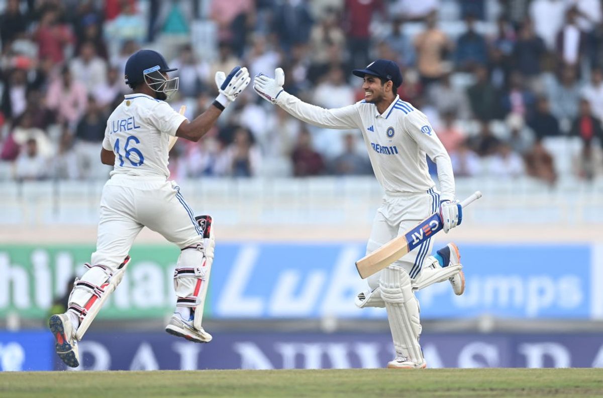 India beat Englabd in 4th Test by 5 wickets