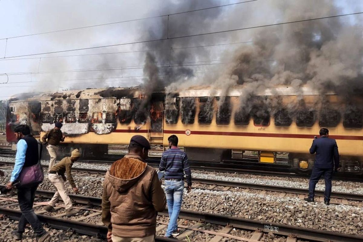 India raileay job protests