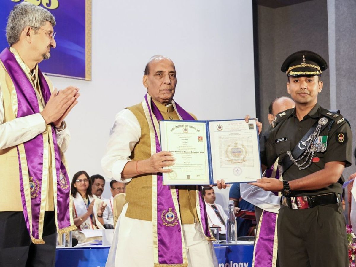 Indian defence mnister Rajnath Singh (c) at the 12th convocation ceremony of Defence Institute of Advanced Technology in Pune in India's Maharashtra