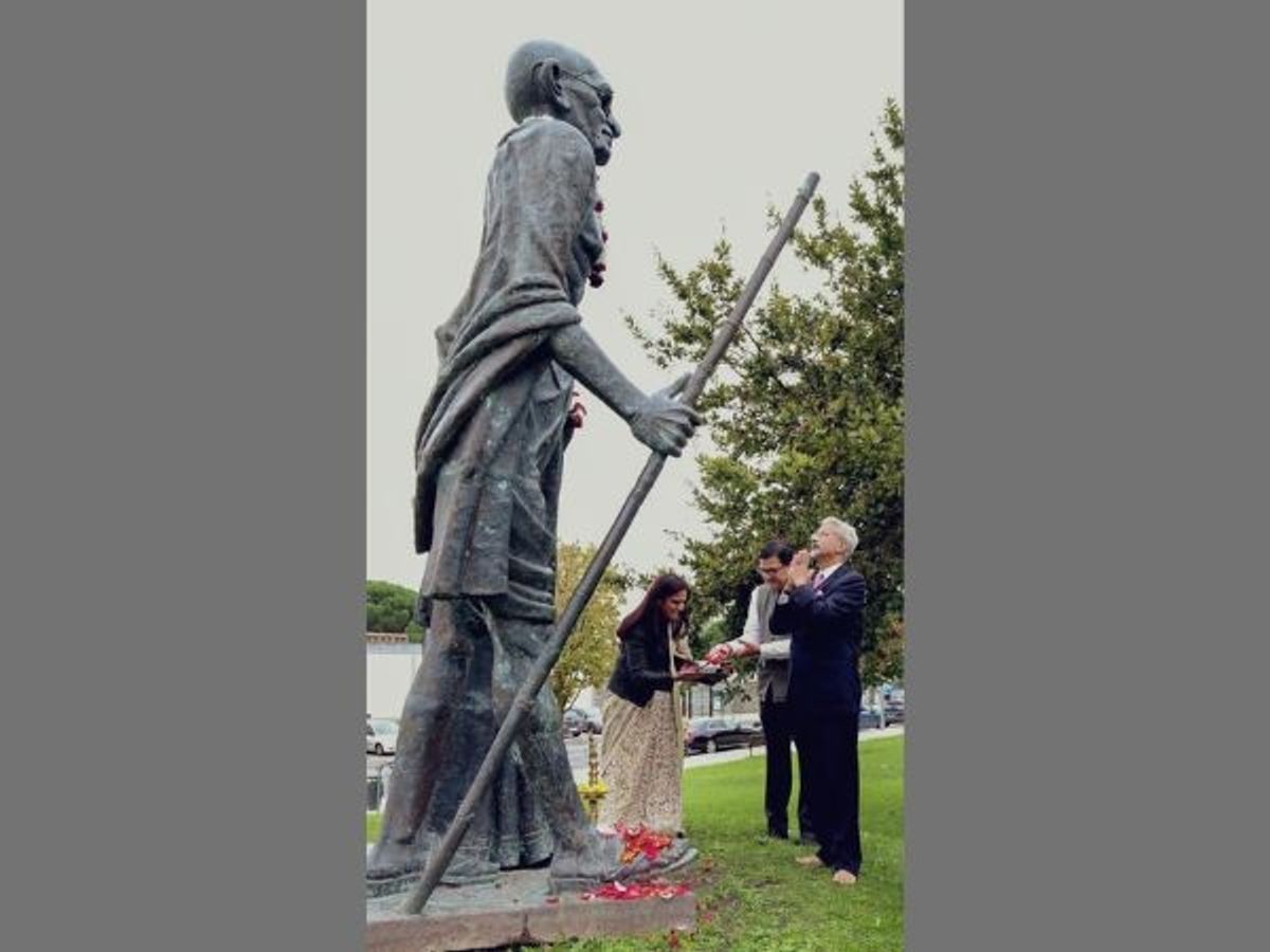 Indian external affairs minister Subrahmanyam Jaishankar pays tribute to iconic freedom fighter Mahatma Gandhi and his wife Kasturba Gandhi in Lisbon in Portugal