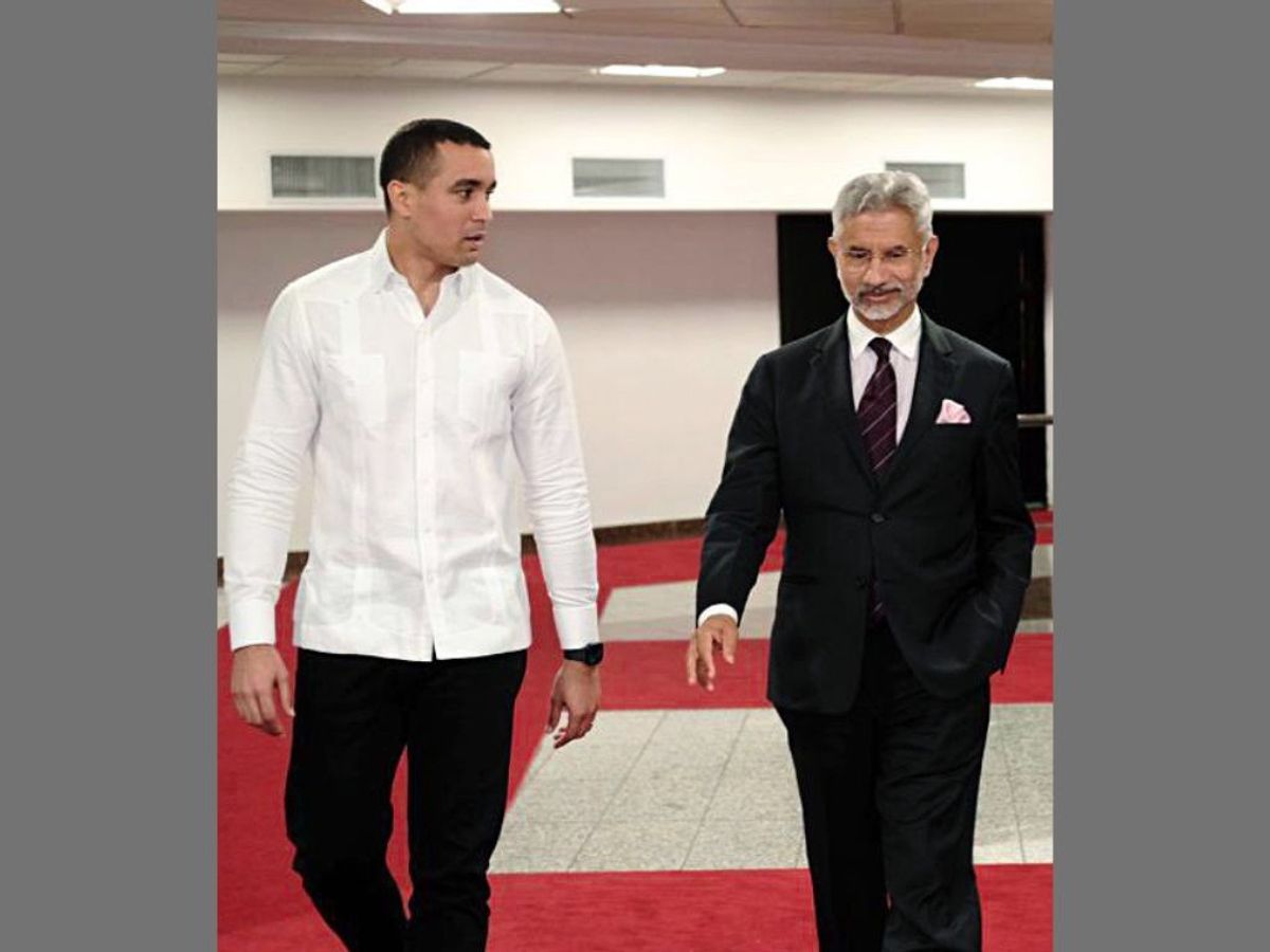 Indian external affairs minister Subrahmanyam Jaishankar with Dominican Republic vice minister for bilateral foreign policy José Julio Gómez, in Dominican Republic