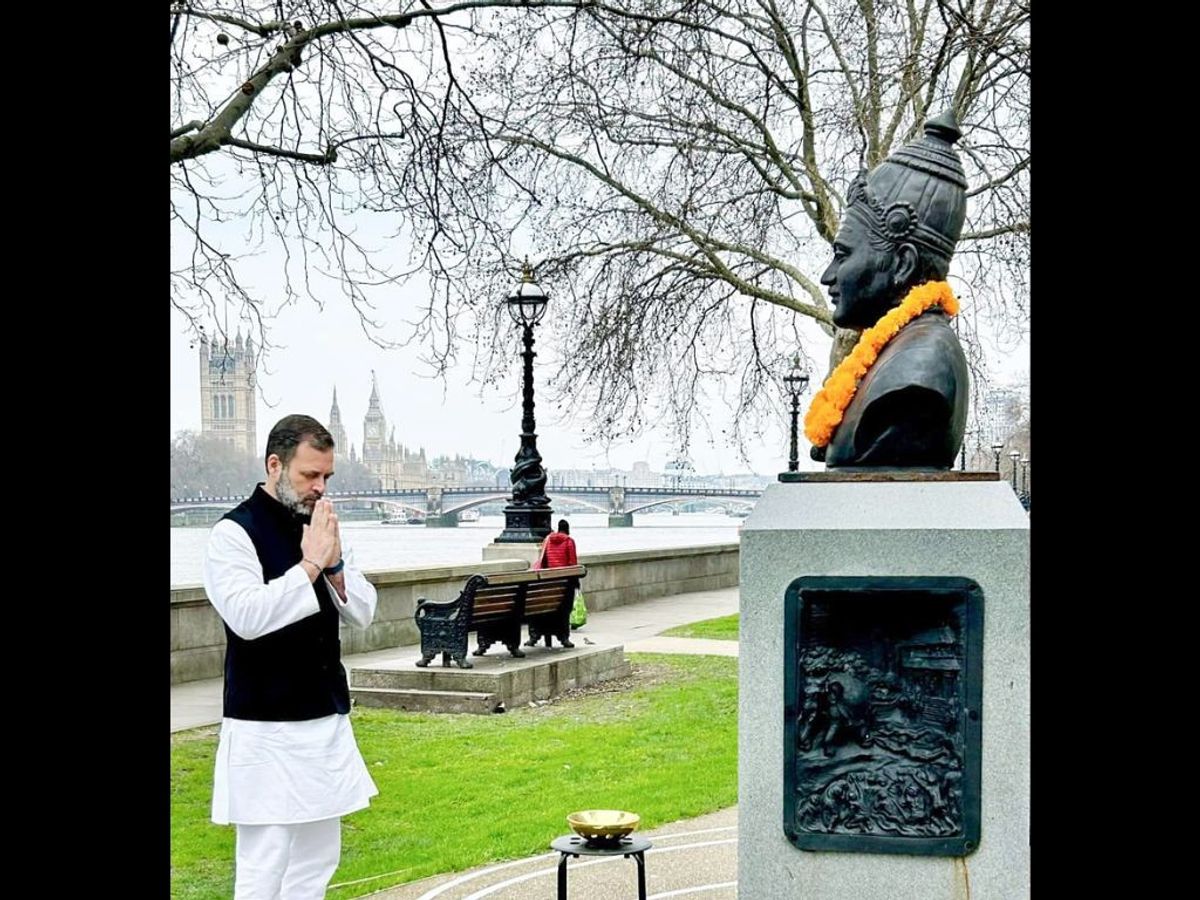Indian National Congress leader Rahul Gandhi pays tribute to the bust of Guru Basavanna