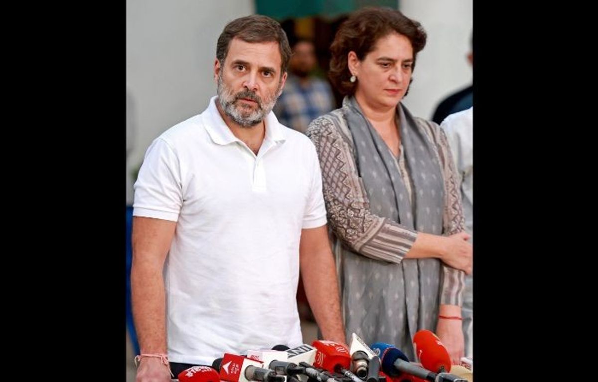 Indian National Congress leaders Rahul Gandhi (L) and Priyanka Gandhi Vadra