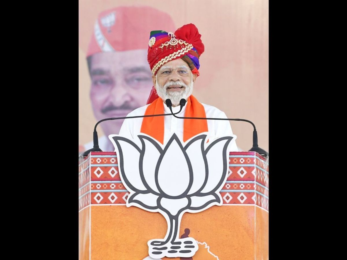Indian PM Narendra Modi campaigns for the second phase of the elections in the state of Gujarat