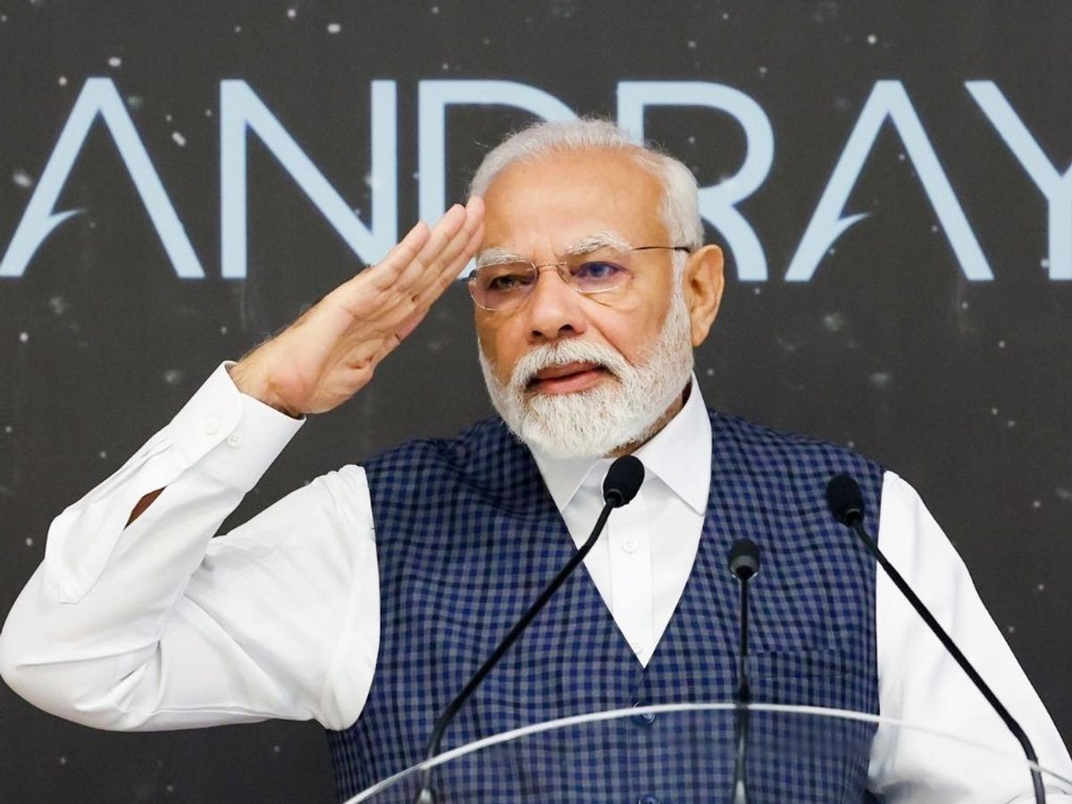 Indian PM Narendra Modi visits ISRO directly after returning to India from Greece