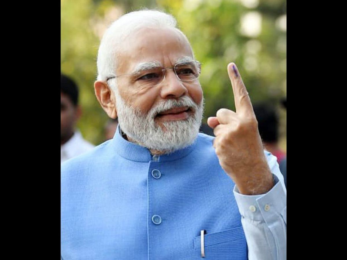 Indian PM Narendra Modi votes in Gujarat elections 2022
