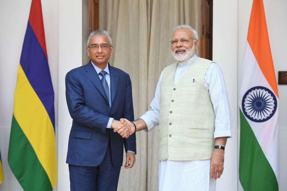 Indian PM Narendra Modi with his Mauritius counterpart Pravind Jugnauth