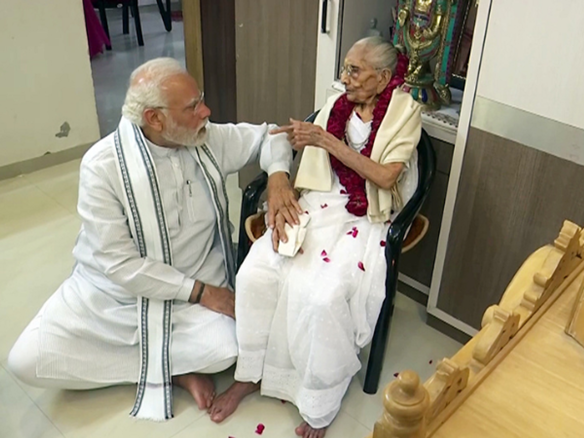 Indian PM Narendra Modi with his mother Heeraben Modi