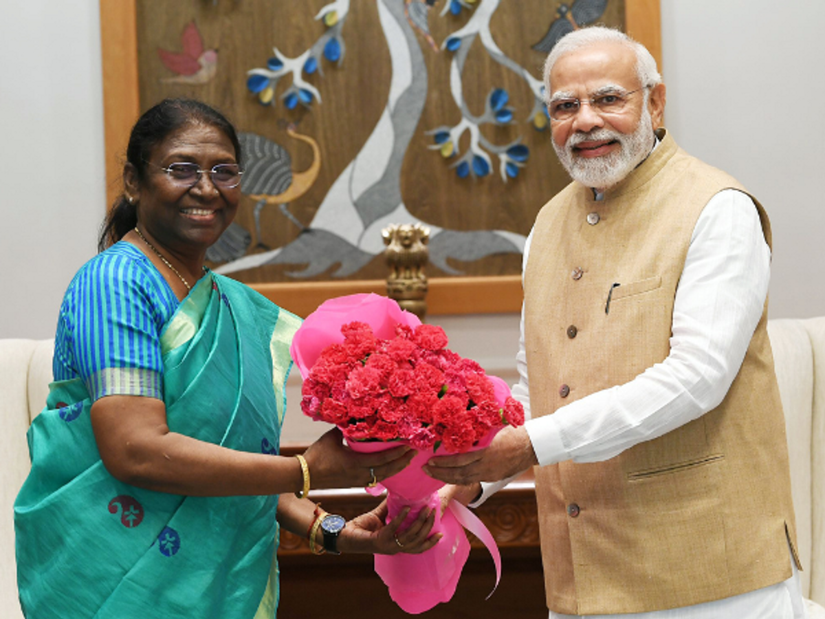 Indian PM Narendra Modi with presidential candidate Droupadi Murmu