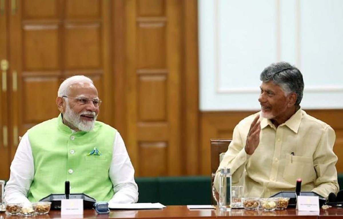 Indian PM Narendra Modi with Telugu Desam Party leader N Chandrababu Naidu