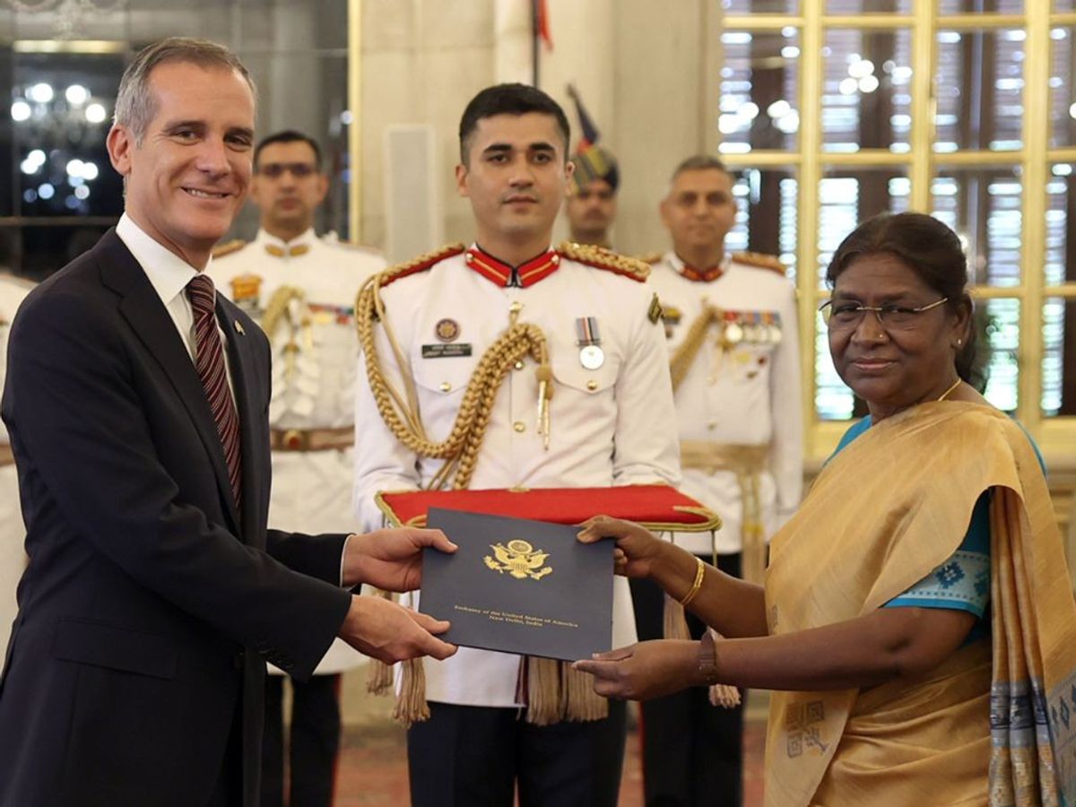Indian president Droupadi Murmu accepts credentials from the US ambassador to India, Eric Garcetti, at a ceremony held at Rashtrapati Bhavan, in New Delhi