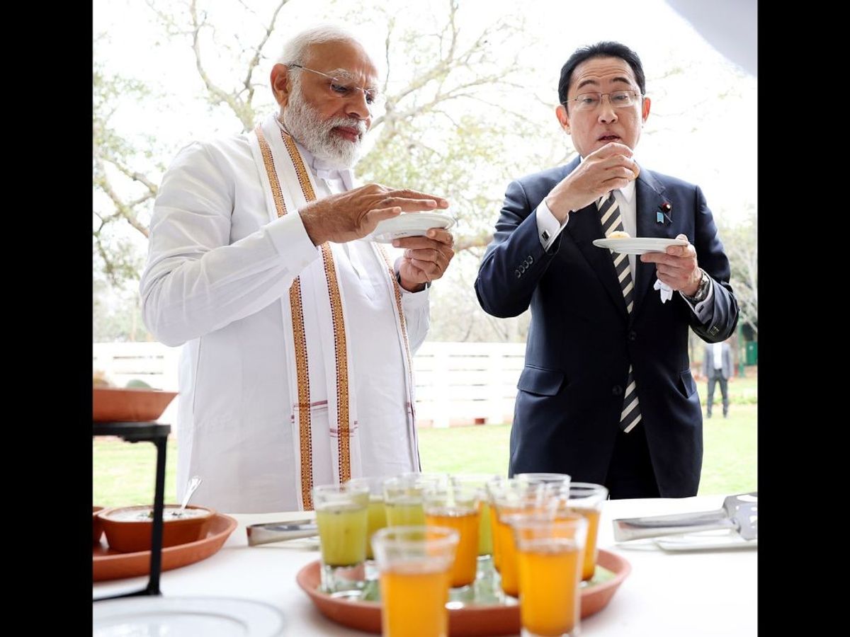Indian prime minister Narendra Modi enjoys 'Golgappas' with his Japanese counterpart Fumio Kishida in New Delhi