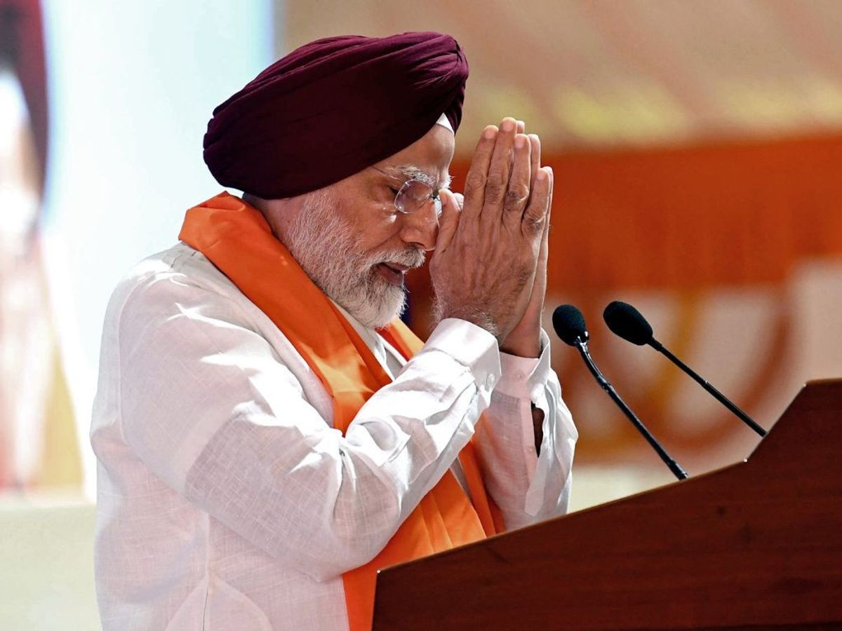Indian prime minister Narendra Modi greets a Sikh delegation in New Delhi