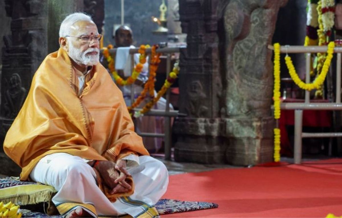 Indian prime minister Narendra Modi offers prayers at Veerabhadra Temple at Lepakshi, in Sri Sathya Sai district of the southern Indian state of Andhra Pradesh