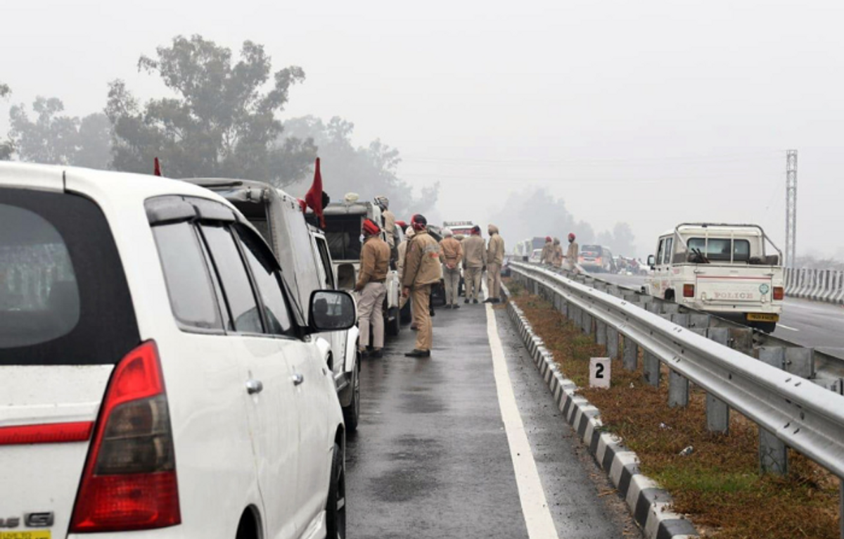 Punjab: Controversy erupts over Modi 'security breach'