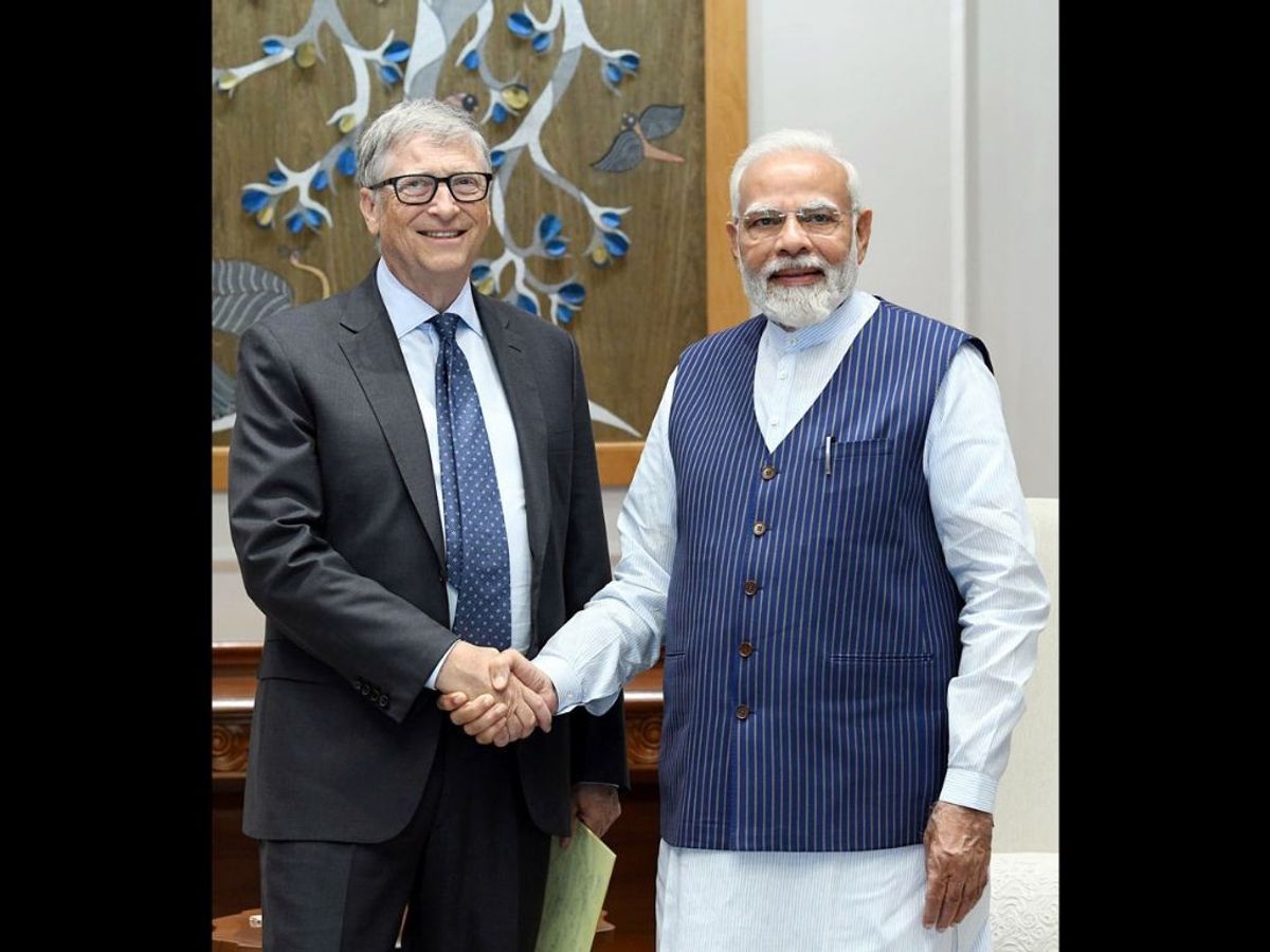 Indian prime minister Narendra Modi with Microsoft co-founder Bill Gates in New Delhi