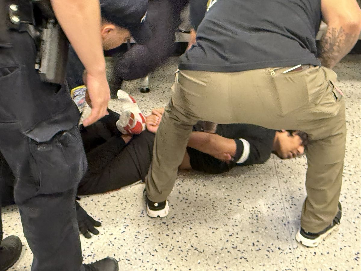 indian-student-us-airport