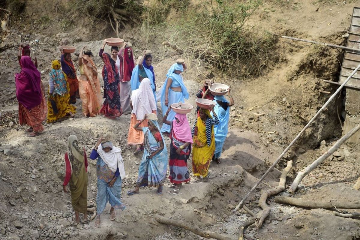 Indian women labourers