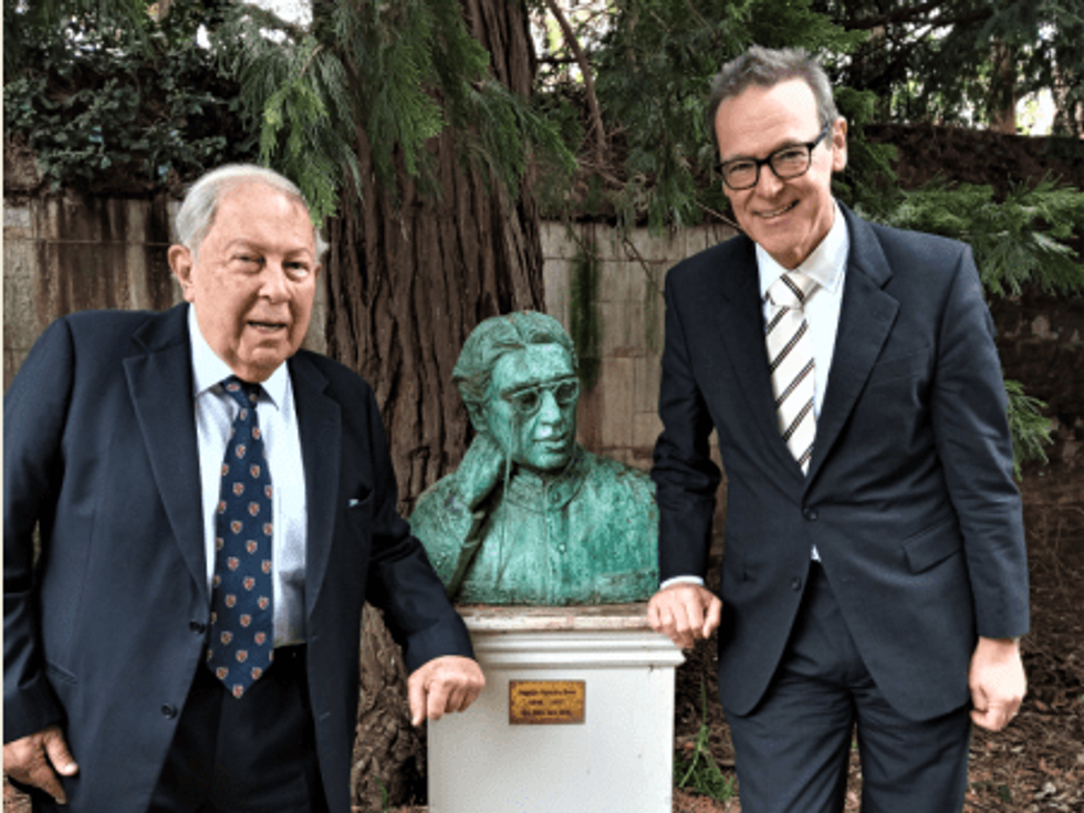 INSET 1 Yusuf Hamied Court opening. Yusuf Hamied and Lord Simon McDonald with J C Bose bust 1 May 2023