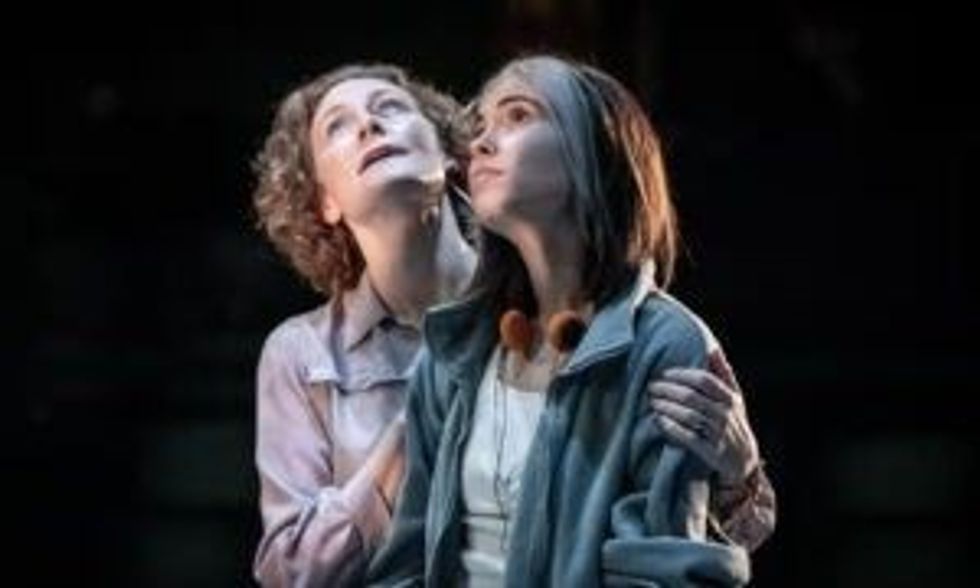 INSET Geraldine Somerville as Amanda and Rhiannon Clements as Laura in The Glass Menagerie Photograph Marc Brenner
