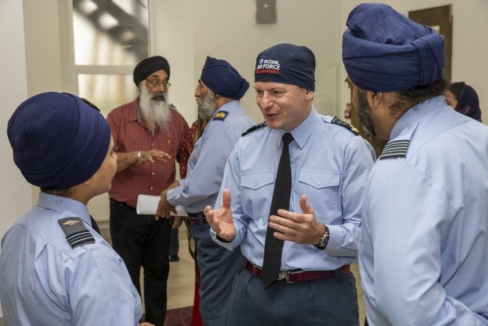 INSET Mike Wigston visits Shepherds Bush gurdwarda on 09 07 2021