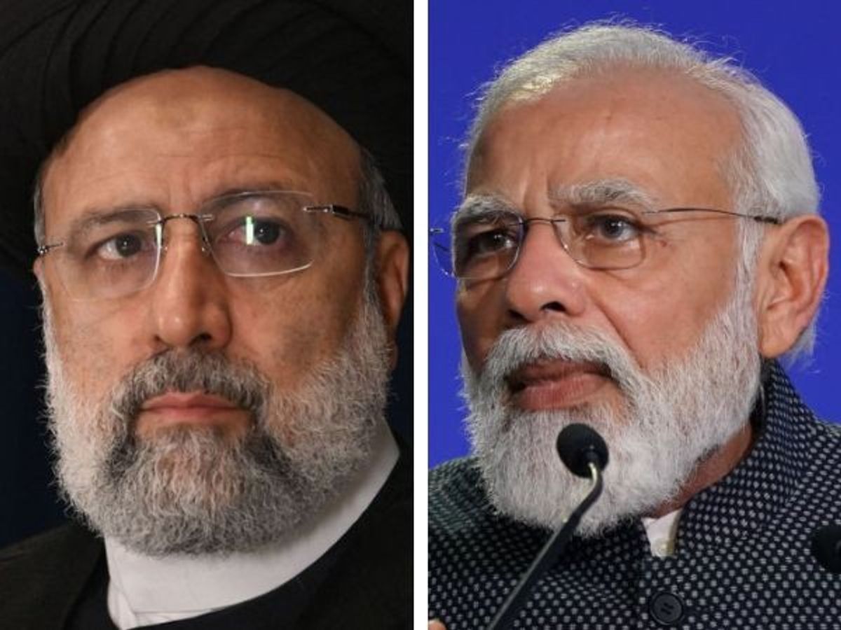 Iranian president Ebrahim Raisi (L) and Indian prime minister Narendra Modi