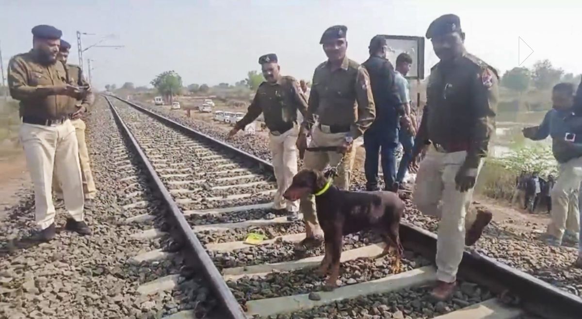 jalgaon-train-accident