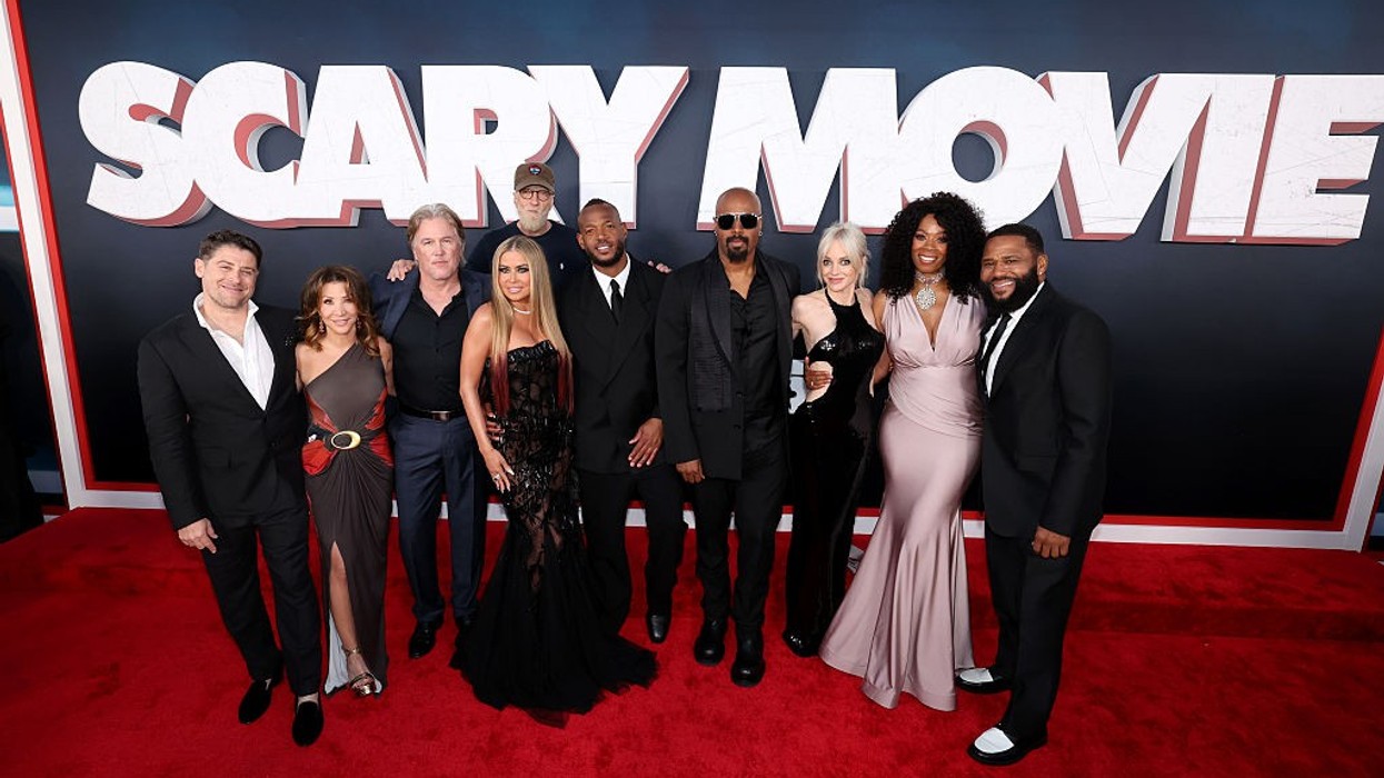 Jon Abrahams, Cheri Oteri, Lochlyn Munro, Carmen Electra, Chris Elliott, Marlon Wayans, Shawn Wayans, Anna Faris, Kim Wayans and Anthony Anderson