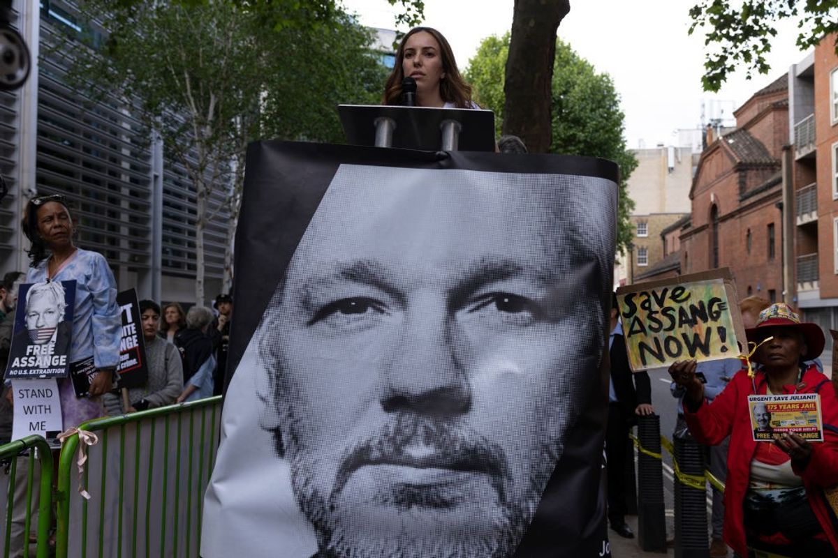 Julian Assange wife Stella Assange