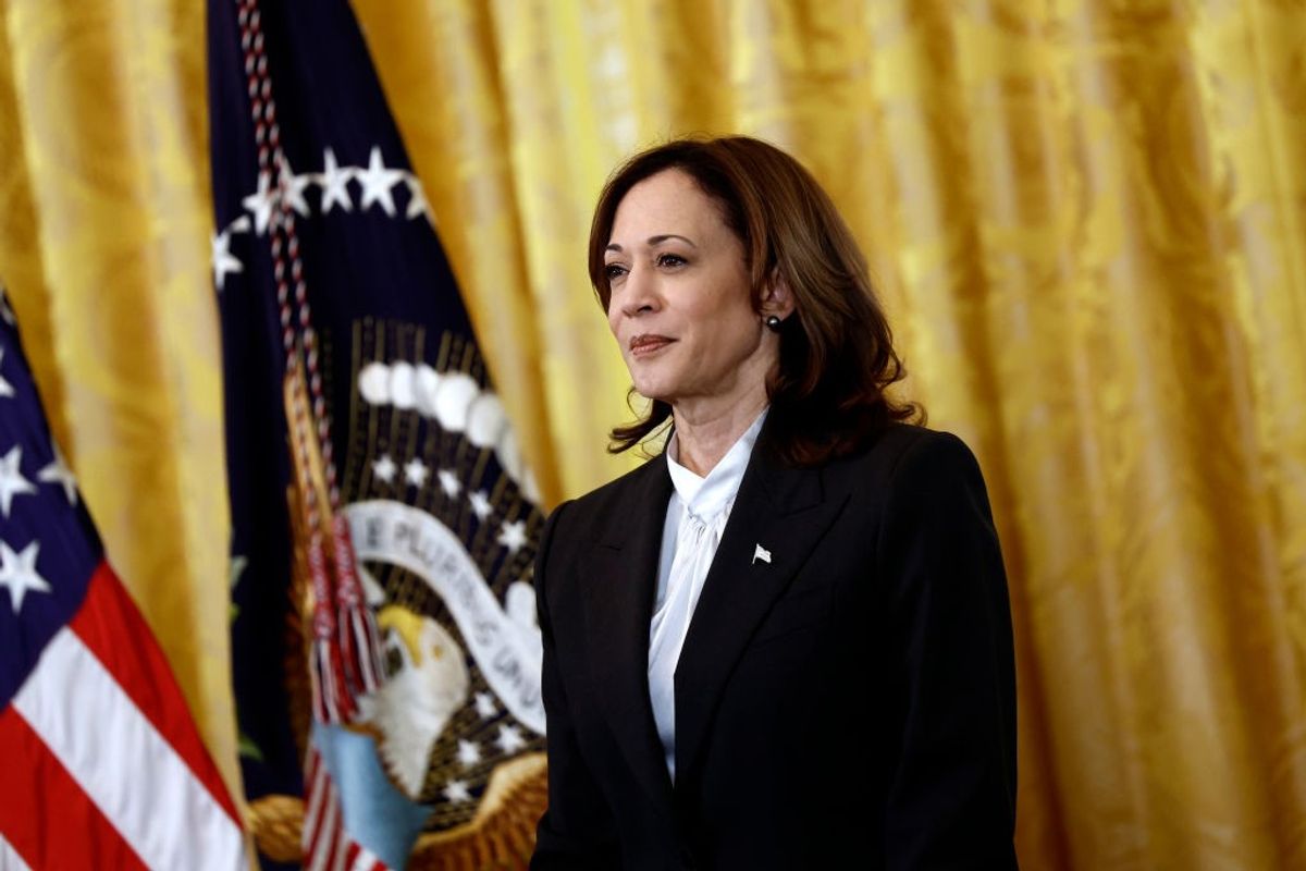 Kamala Harris visits Arizona after US state upholds abortion ban