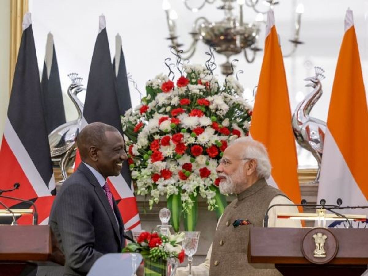 Kenyan president William Samoei Ruto (L) with Indian prime minister Narendra Modi at a joint press meet