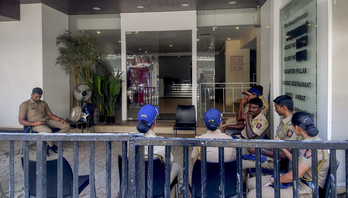 kunal kamra mumbai police