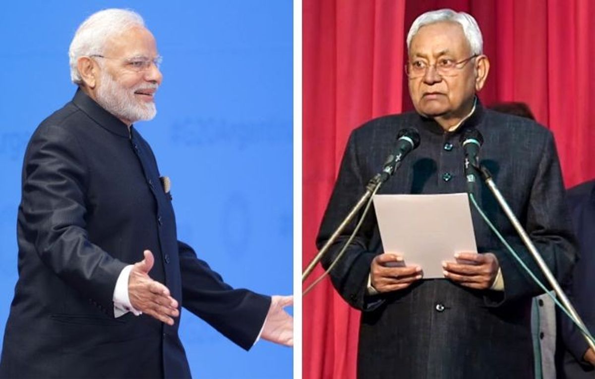 (L-R) Indian PM Narendra Modi and Bihar chief minister Nitish Kumar