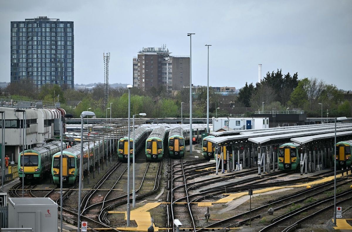 Labour plans to renationalise railways in 5 years