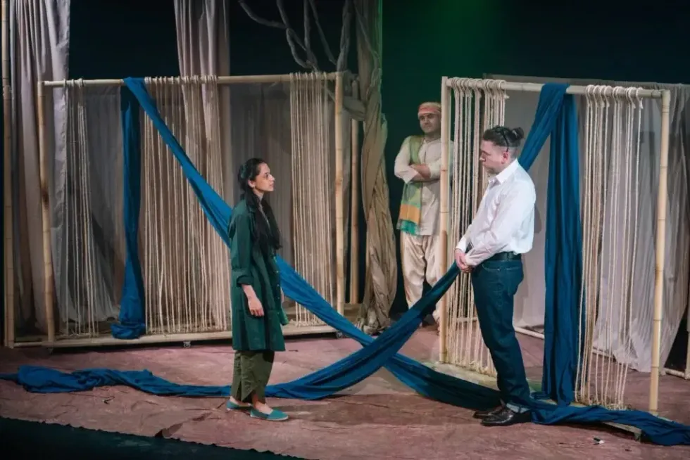 LEAD Indigo Giant INSET 1