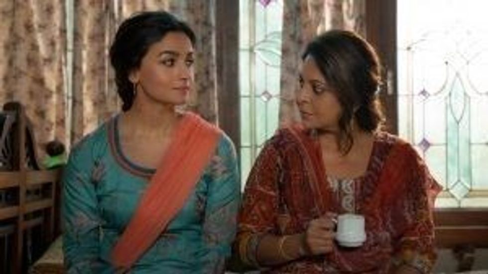 Lead inset Alia Bhatt Shefai Shah in Darlings Netflix 03488 DSC09018