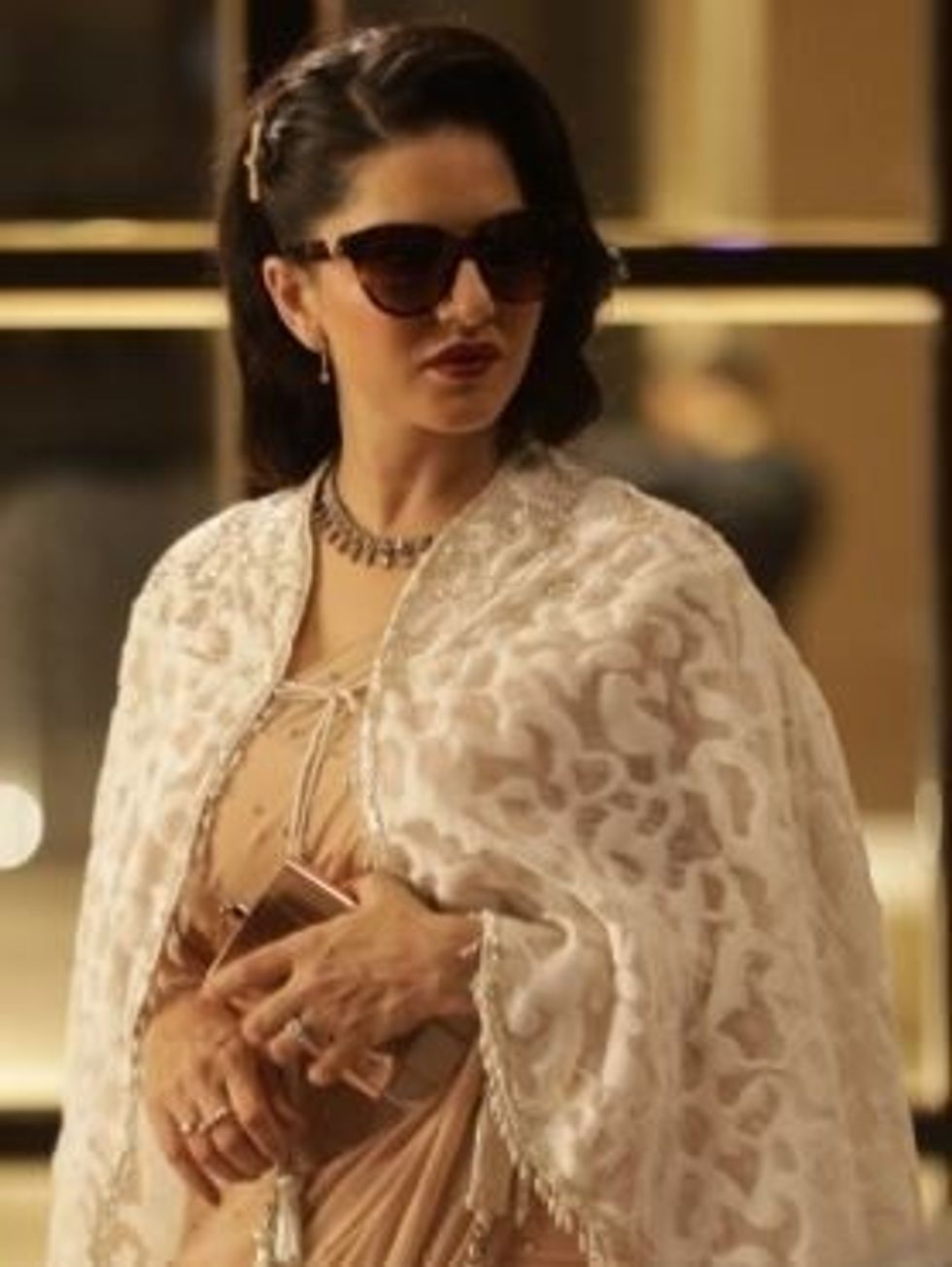 Lead inset Sunny Leone in Kennedy