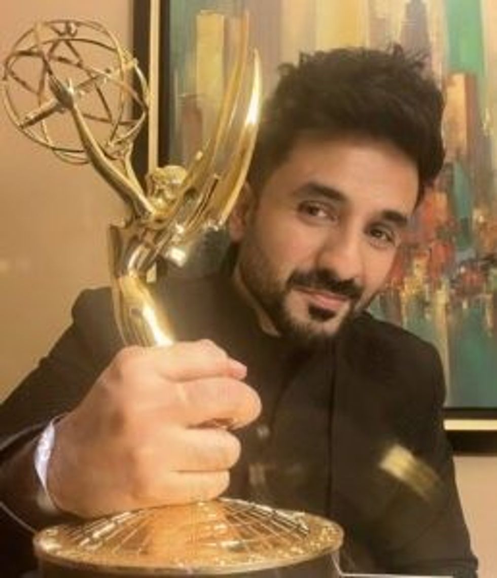 Lead Inset Vir Das with his International Emmy Award 4770