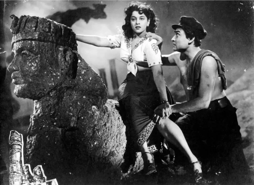 Lead Nalini Jaywant Ashok Kumar in a still from %E2%80%98Naaz Y6uT