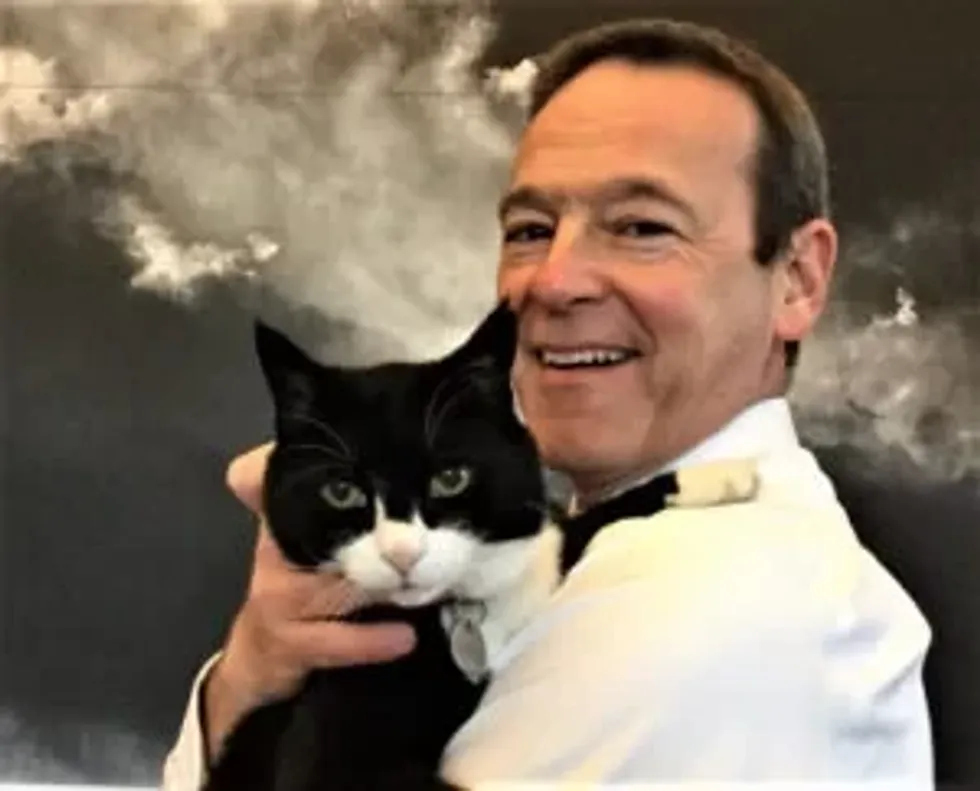 LEAD Option 1B Sir Simon McDonald with Palmerston the cat 1