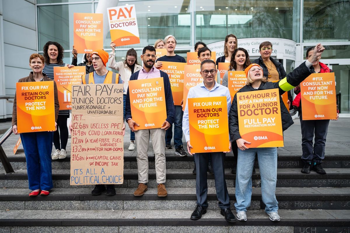 Sunak stalled deal to resolve doctors’ strikes, report says