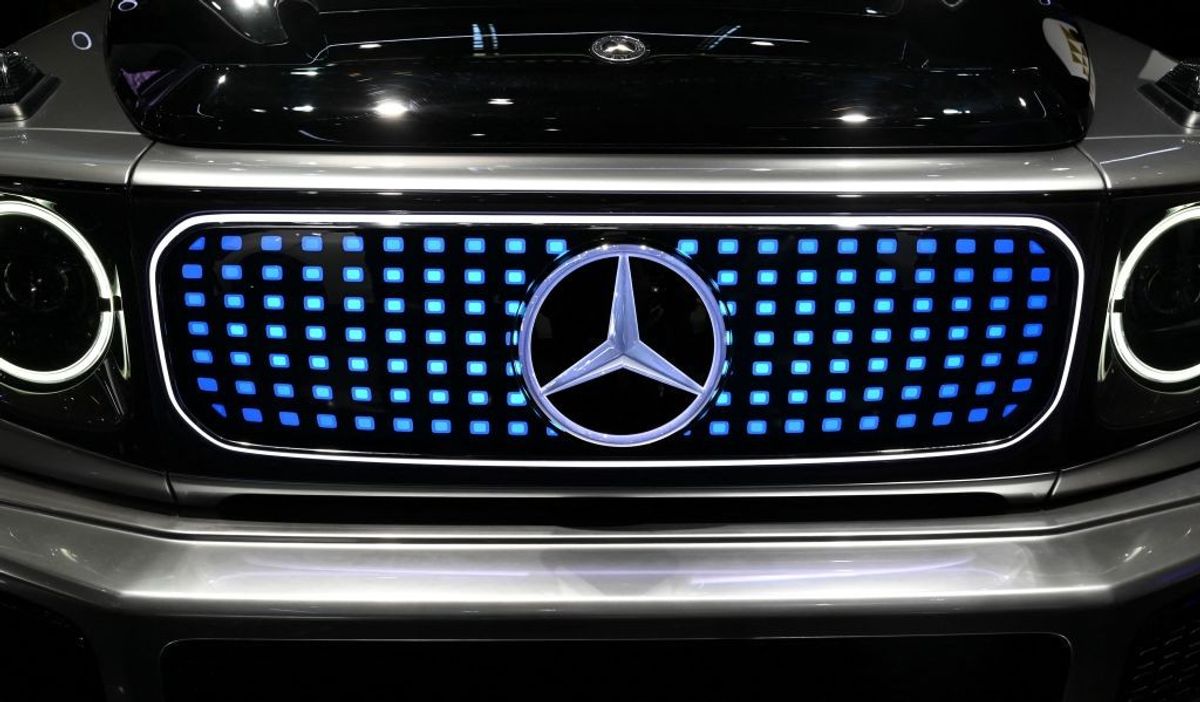 Mercedes Benz logo